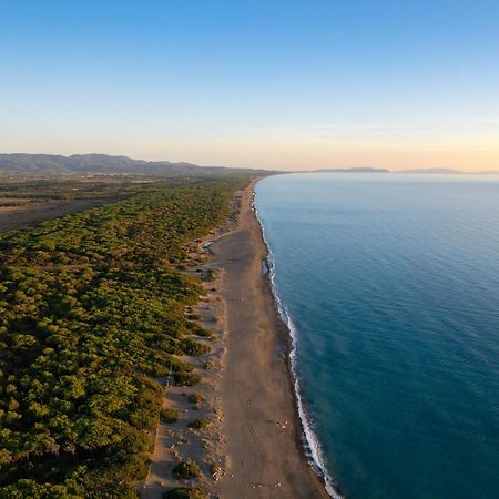 Camping Il Capannino Glamping Village Marina Di Bibbona Bagian luar foto