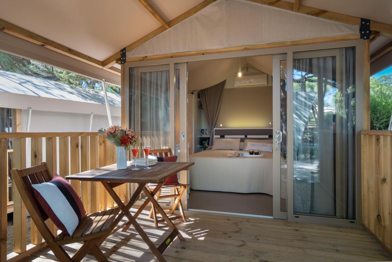 Camping Il Capannino Glamping Village Marina Di Bibbona Bagian luar foto