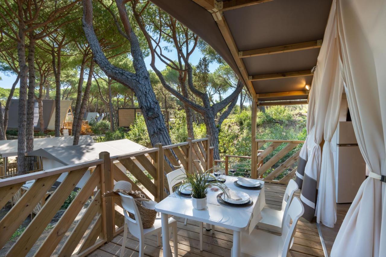 Camping Il Capannino Glamping Village Marina Di Bibbona Bagian luar foto