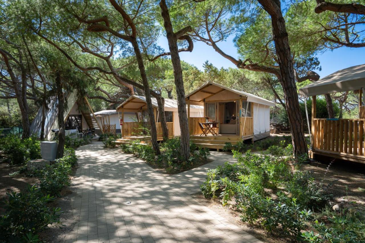 Camping Il Capannino Glamping Village Marina Di Bibbona Bagian luar foto