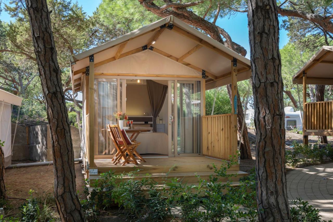 Camping Il Capannino Glamping Village Marina Di Bibbona Bagian luar foto